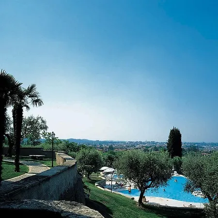 Castello Belvedere Aparthotel Desenzano del Garda