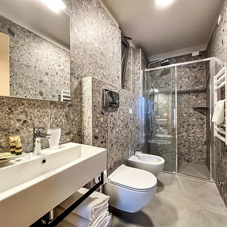 Castello Belvedere 4* ديسينسانو ديل غاردا