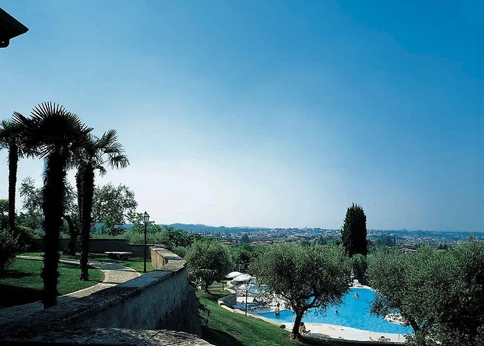 Castello Belvedere Apartahotel Desenzano del Garda