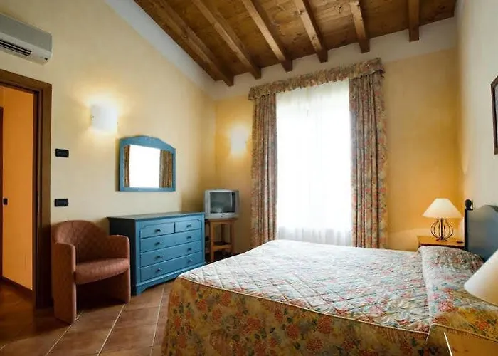 Castello Belvedere Apartahotel 4*
