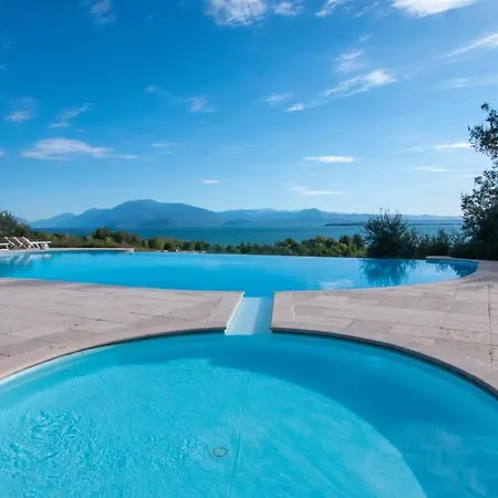 Castello Belvedere Aparthotel Desenzano del Garda