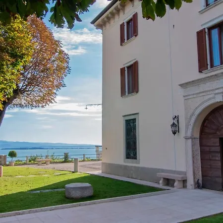 Castello Belvedere Aparthotel