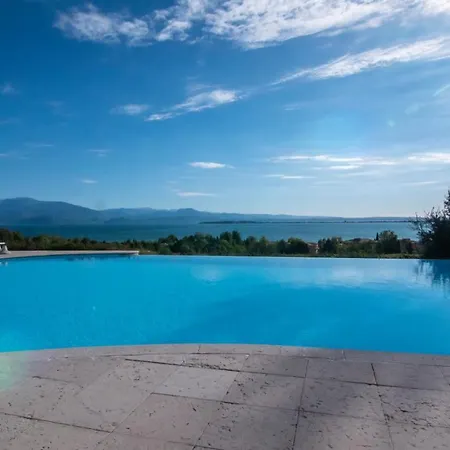 Aparthotel Castello Belvedere Desenzano del Garda
