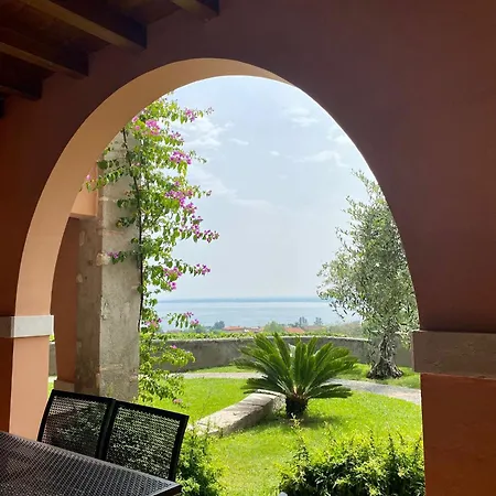 Castello Belvedere Aparthotel 2*