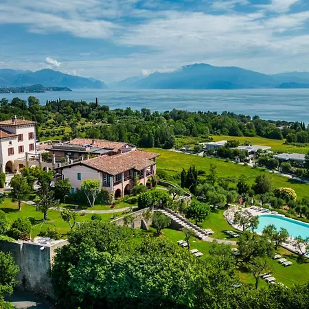 Castello Belvedere Aparthotel